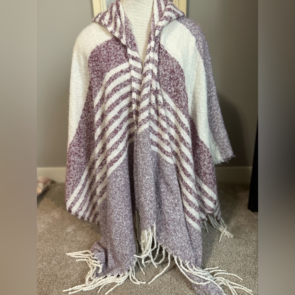 Mia & Tess plum and White Poncho with Fringe and hood - One Size